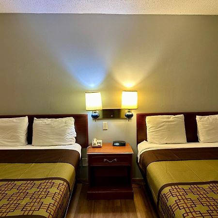 Thunderbird Motor Inn 배러부 외부 사진