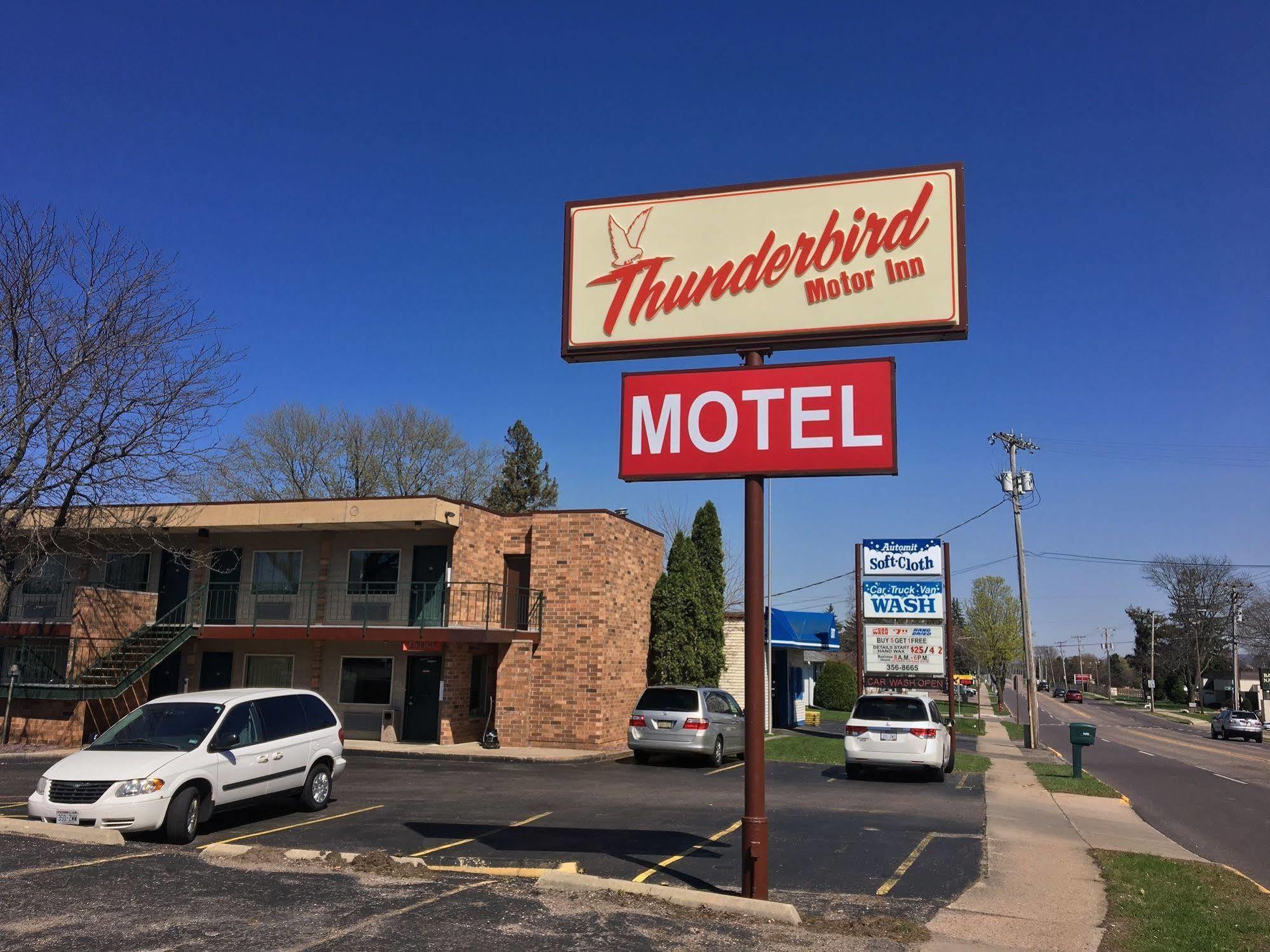 Thunderbird Motor Inn 배러부 외부 사진